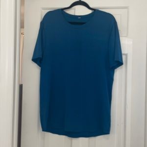 Mens Lululemon shirt size L